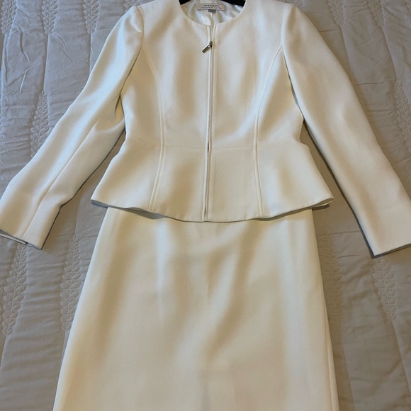 Women dress suit - Picture 6 of 7